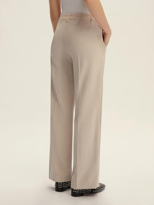 Destino Women's Off-White Velvet Straight Trousers