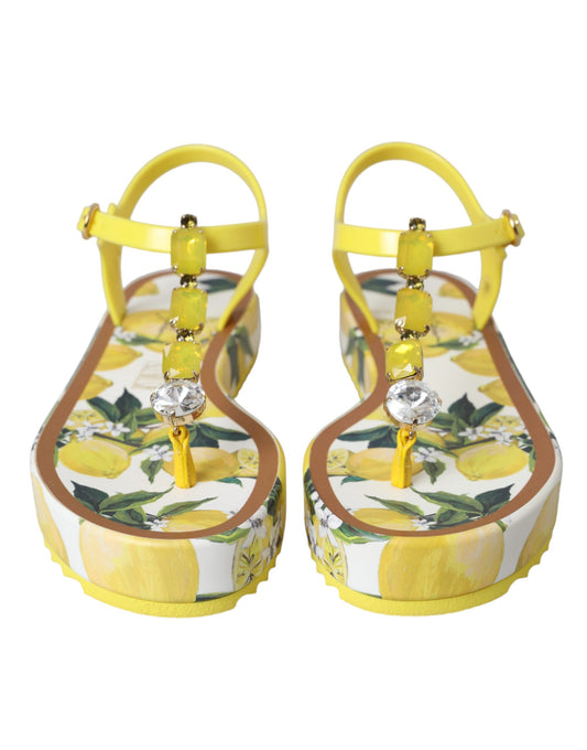 Sandali e scarpe basse da spiaggia color giallo limone
