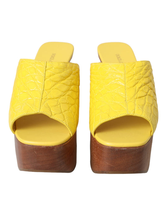 Scarpe con zeppa in pelle gialla e legno