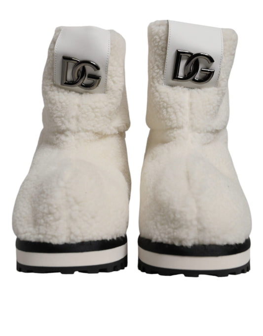 Stivali imbottiti con logo in peluche bianco a metà polpaccio