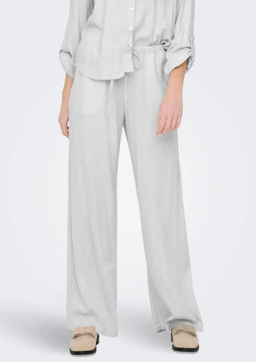 Jacqueline de Yong - Women's Bright White Trousers