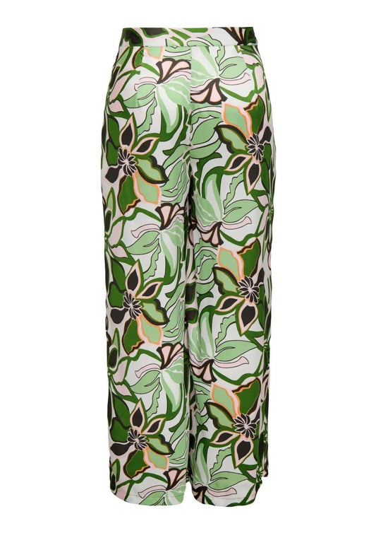 15315870Laurel Wreath