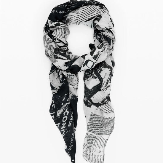 Desigual Foulard rettangolare a stampa giornale Donna Nero 25WAWA12 2000 DESIGUAL 